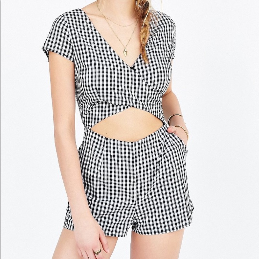 Urban Outfitters romper - Picture 1 of 3